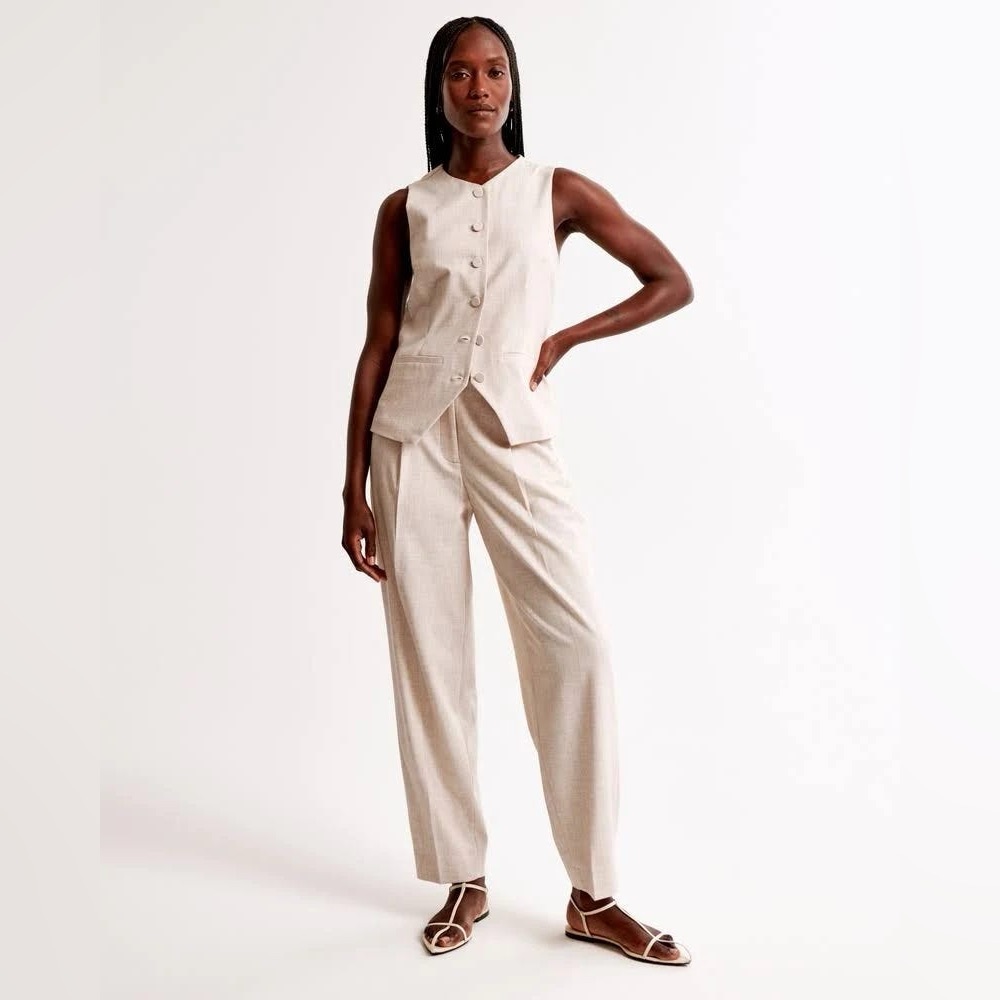 Abercrombie & Fitch Ankle Grazing Tapered Tailored Pant
